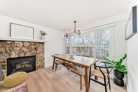 66 Glamis Green SW 149 Calgary AB T2E 6V1