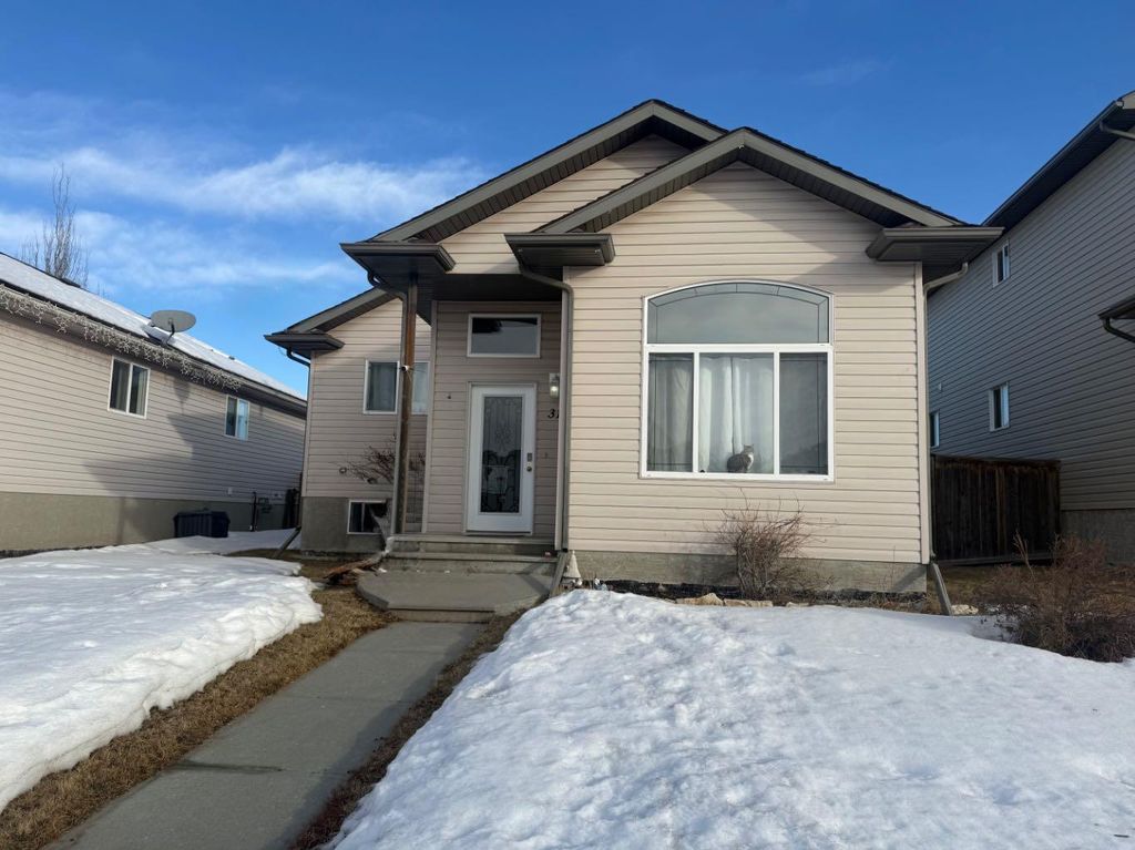 Photo of 31 Kreiner Crescent, Whitecourt, AB T7S 1X1 (MLS # A2288928)
