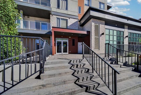 Photo of 30 Shawnee Common SW #406, Calgary, AB T2Y 0R1 (MLS # A2349573)