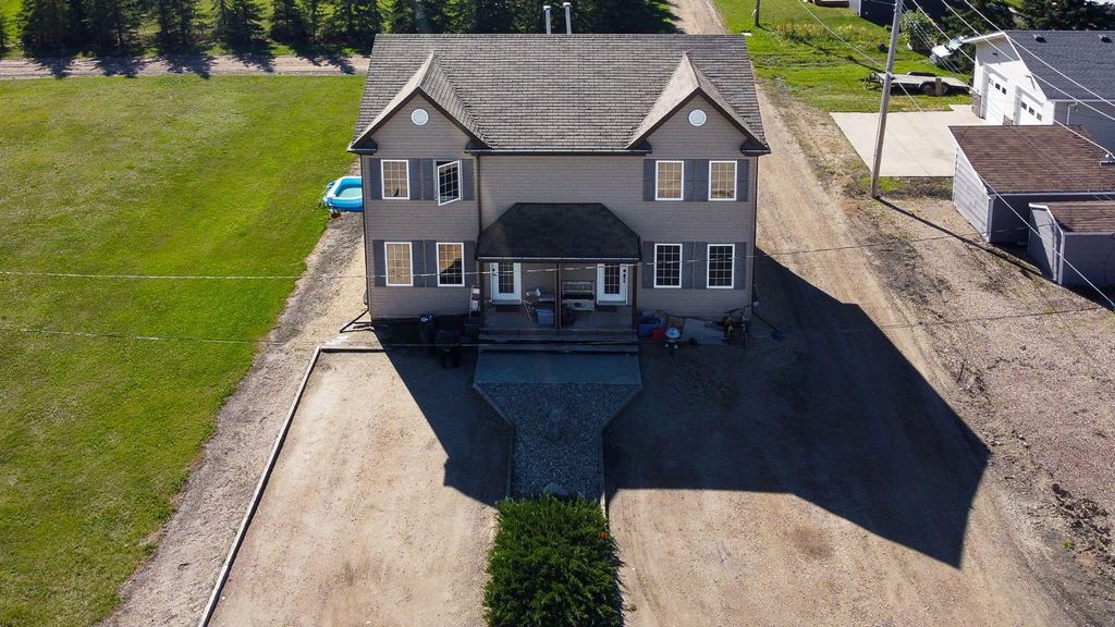 Photo of 301 1st SE, Falher, AB T0H 1M0 (MLS # A1072985)