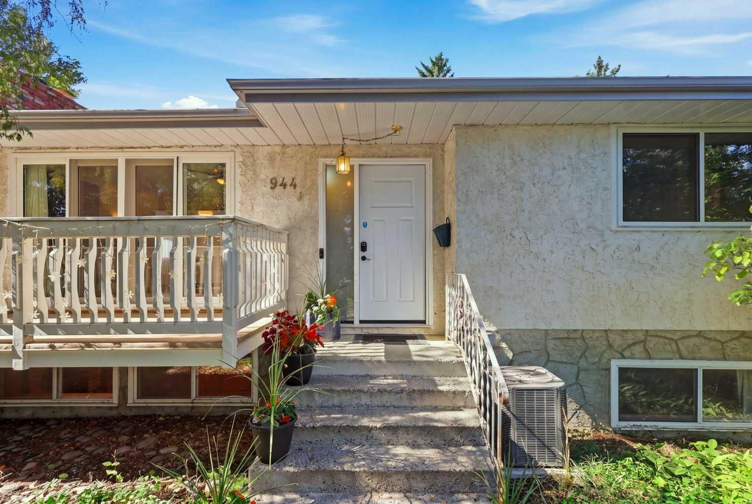944 Canna Crescent SW