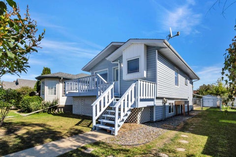 Photo of 9 Harper Drive, Sylvan Lake, AB T4S 1T5 (MLS # A2342756)