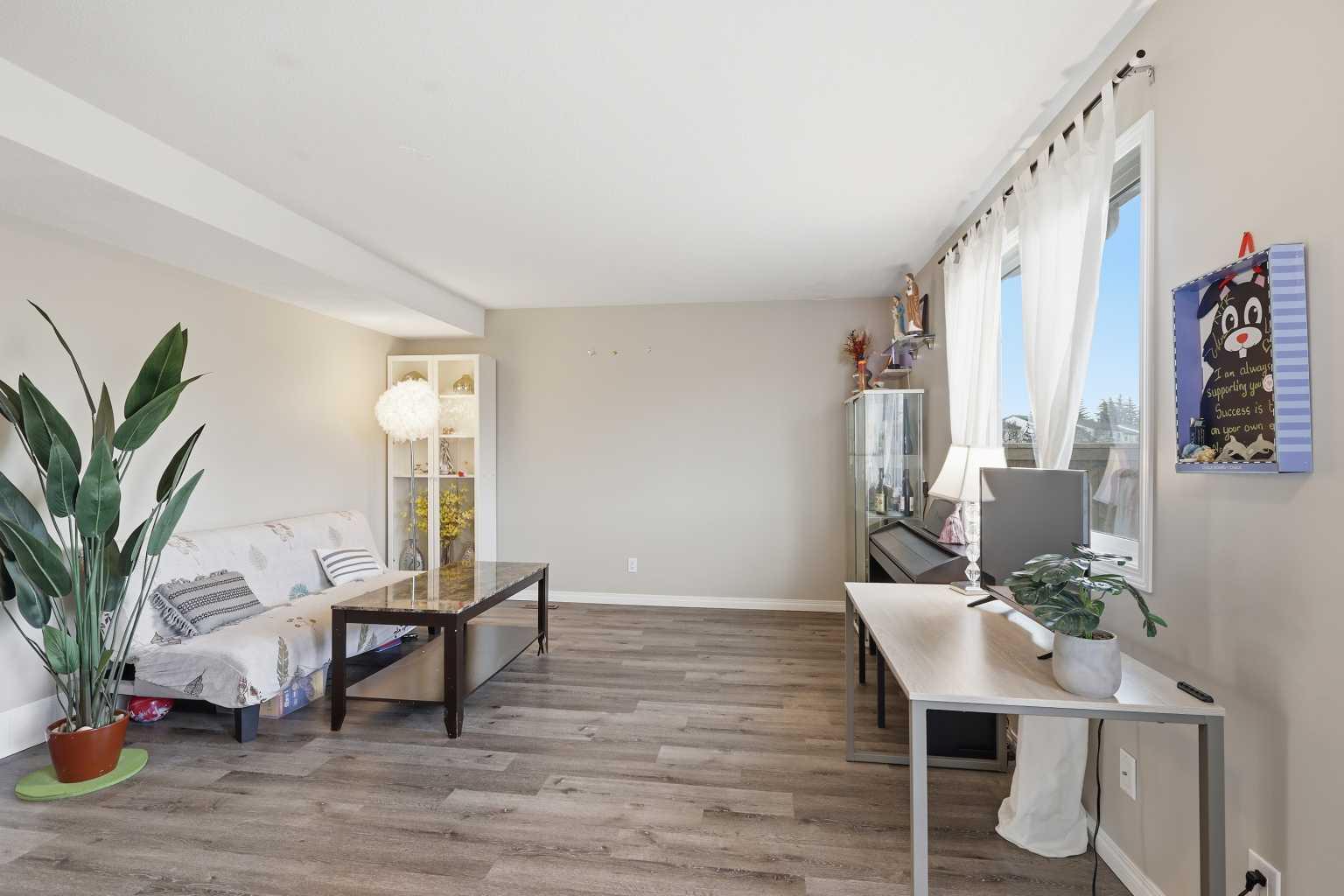 6020 temple Drive NE 37