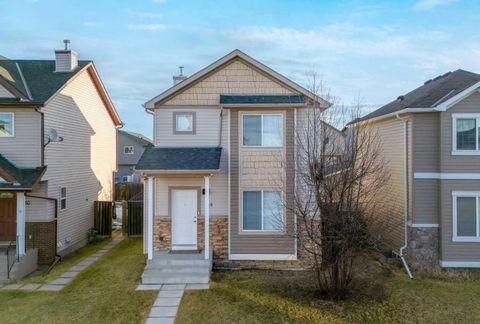 26 Saddlemead Close NE Calgary AB T3J 4M6