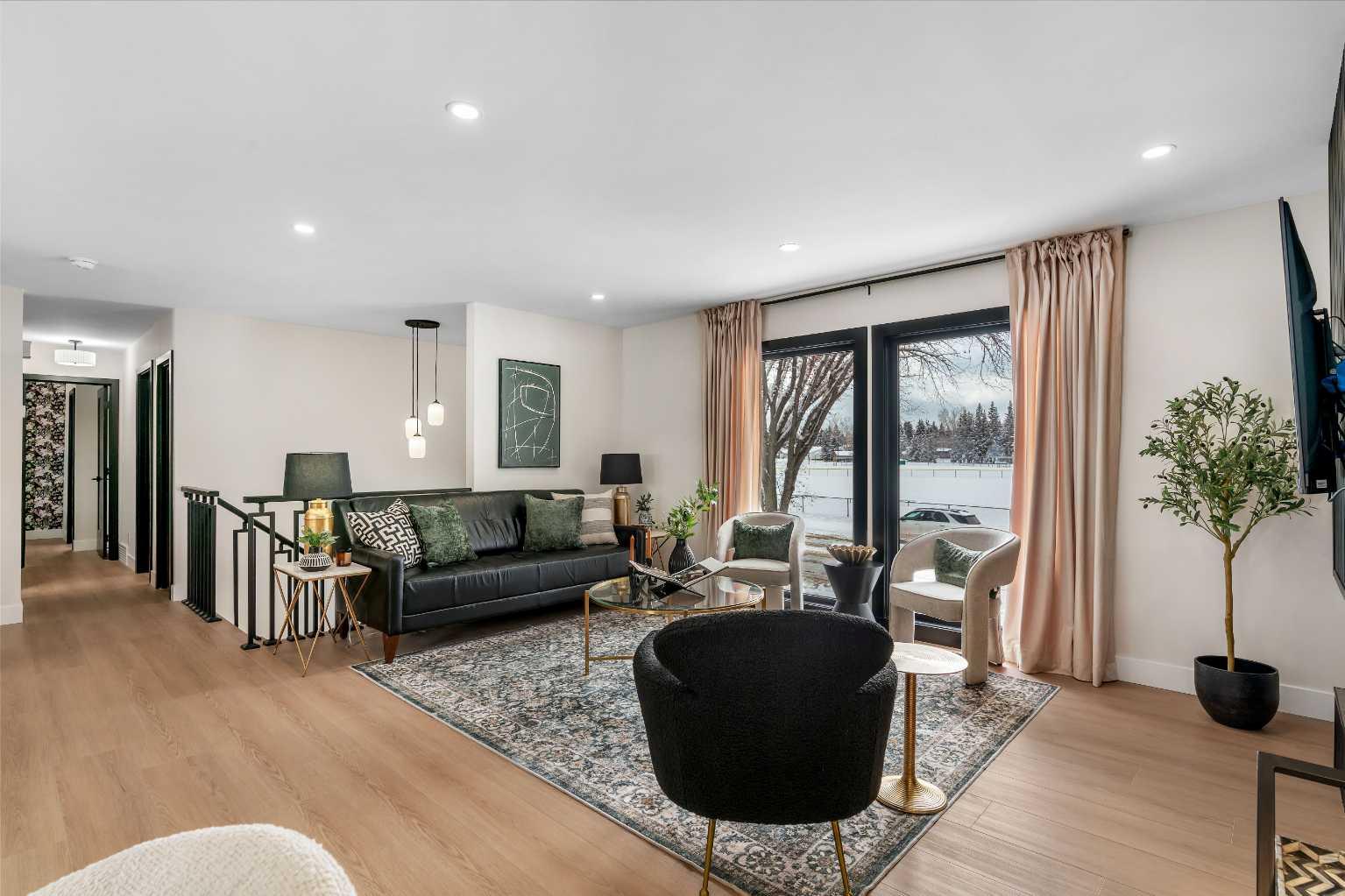 2416 Palliser Drive SW