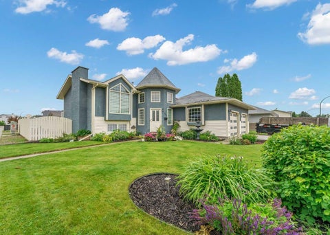 Photo of 214 Shannon Drive SE, Medicine Hat, AB T1B 4A7 (MLS # A2325501)