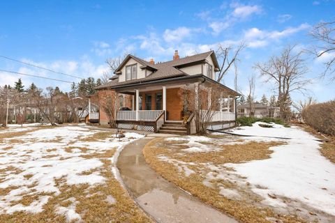 725 Macleod Trail SW High River AB T1V 1B8