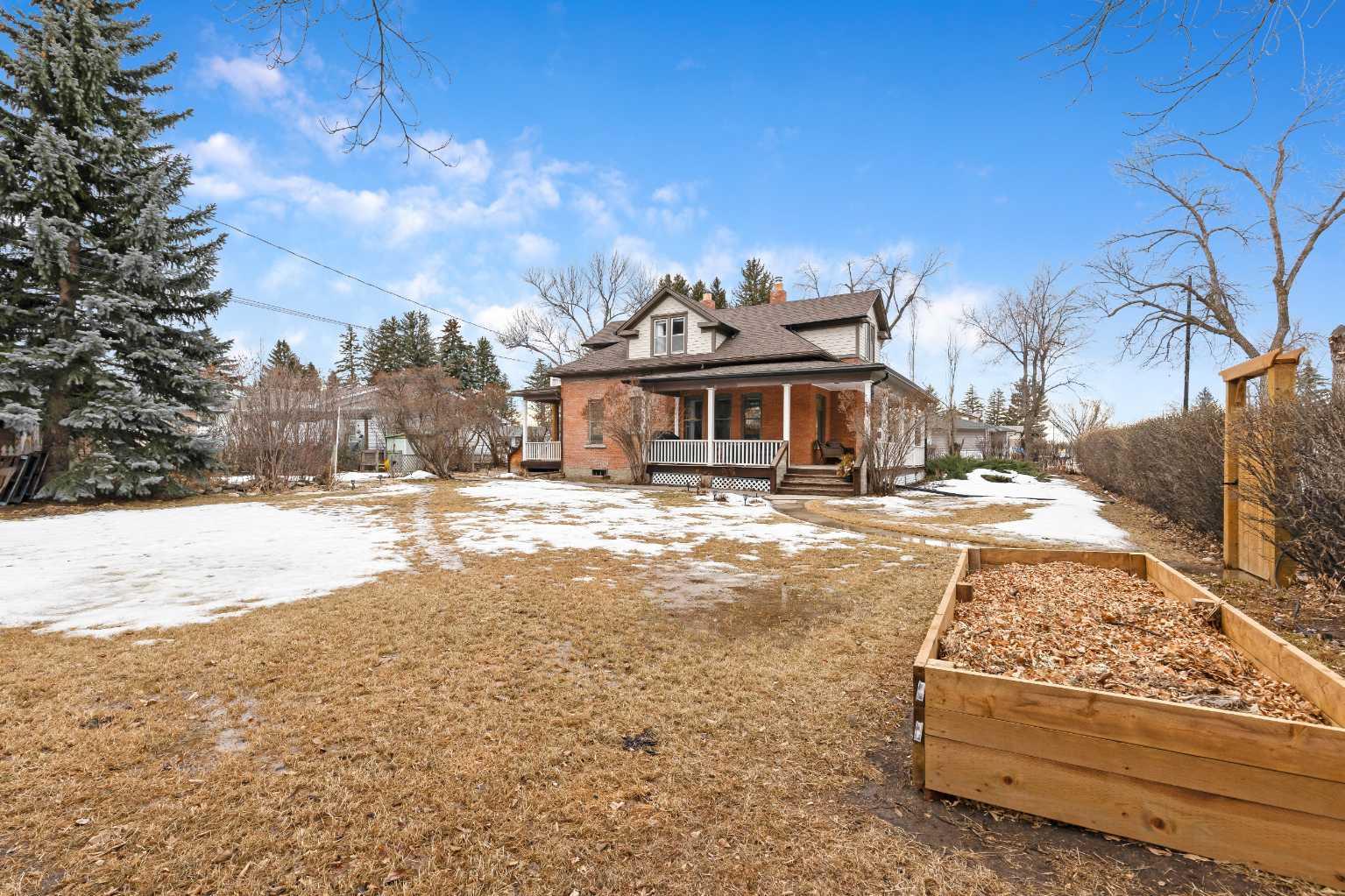 725 Macleod Trail SW