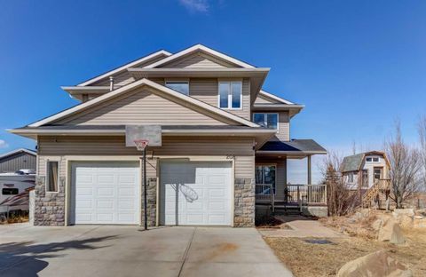 208 Railway Avenue Cheadle AB T1P 0X8