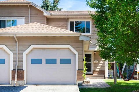 Photo of 20 Midpark Gardens SE, Calgary, AB T2X 1N7 (MLS # A2328385)