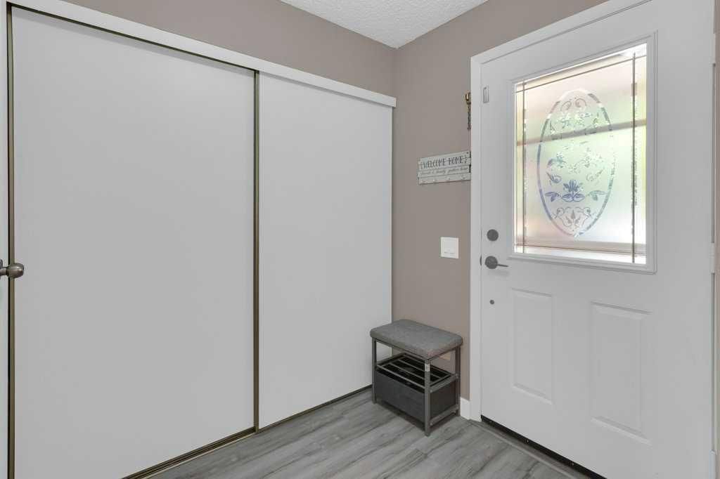 Photo of 20 Midpark Gardens SE, Calgary, AB T2X 1N7 (MLS # A2328385)