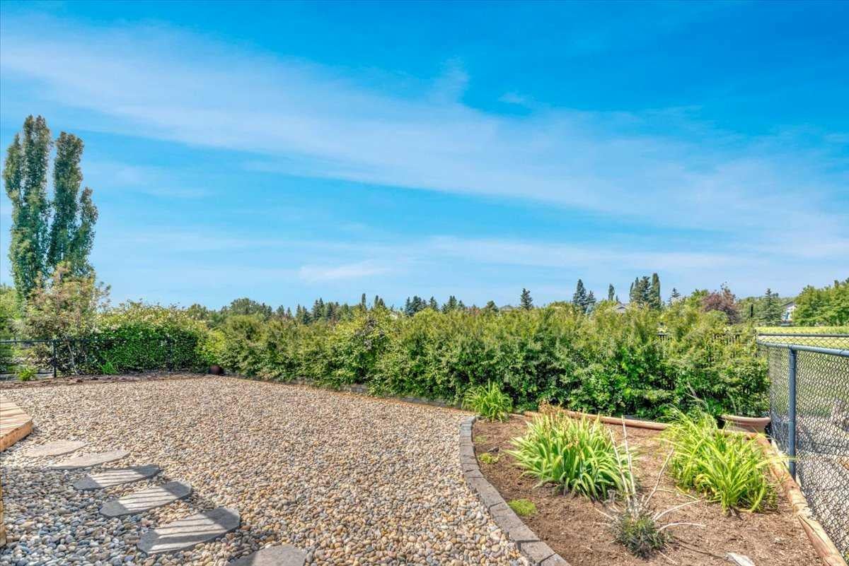 156 Aspen Creek Crescent