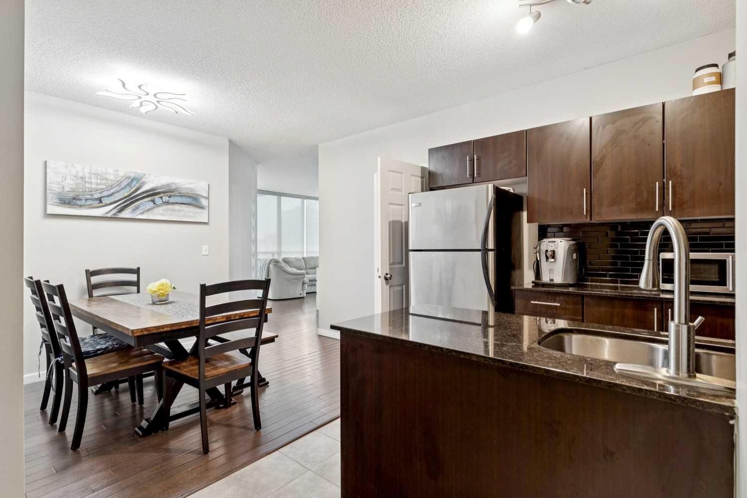 325 3 Street SE 807