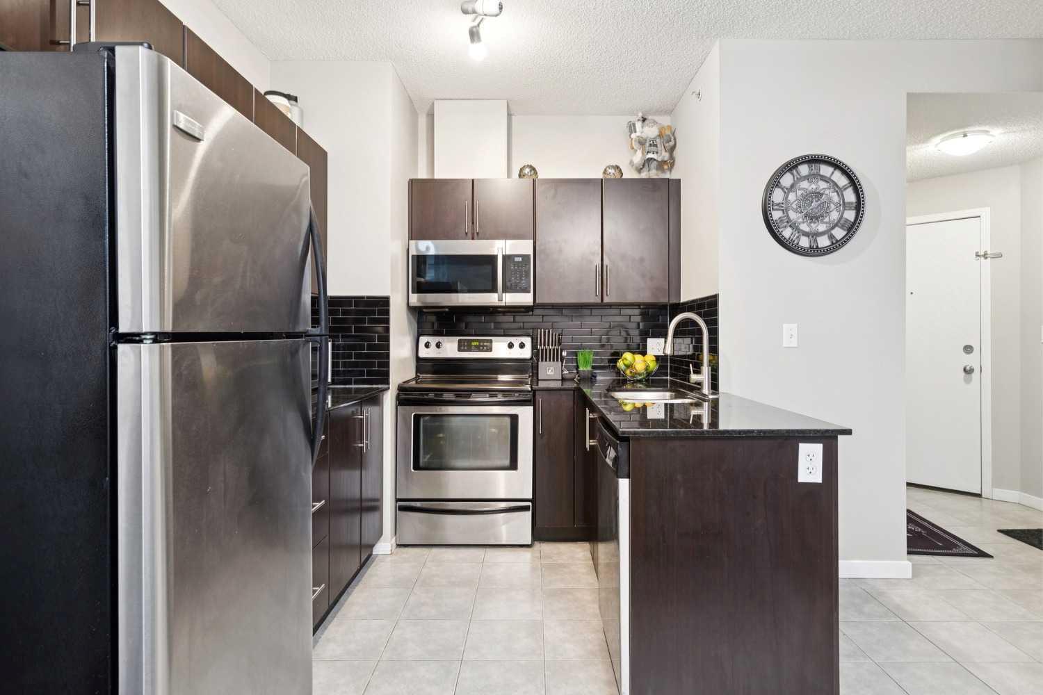 325 3 Street SE 807