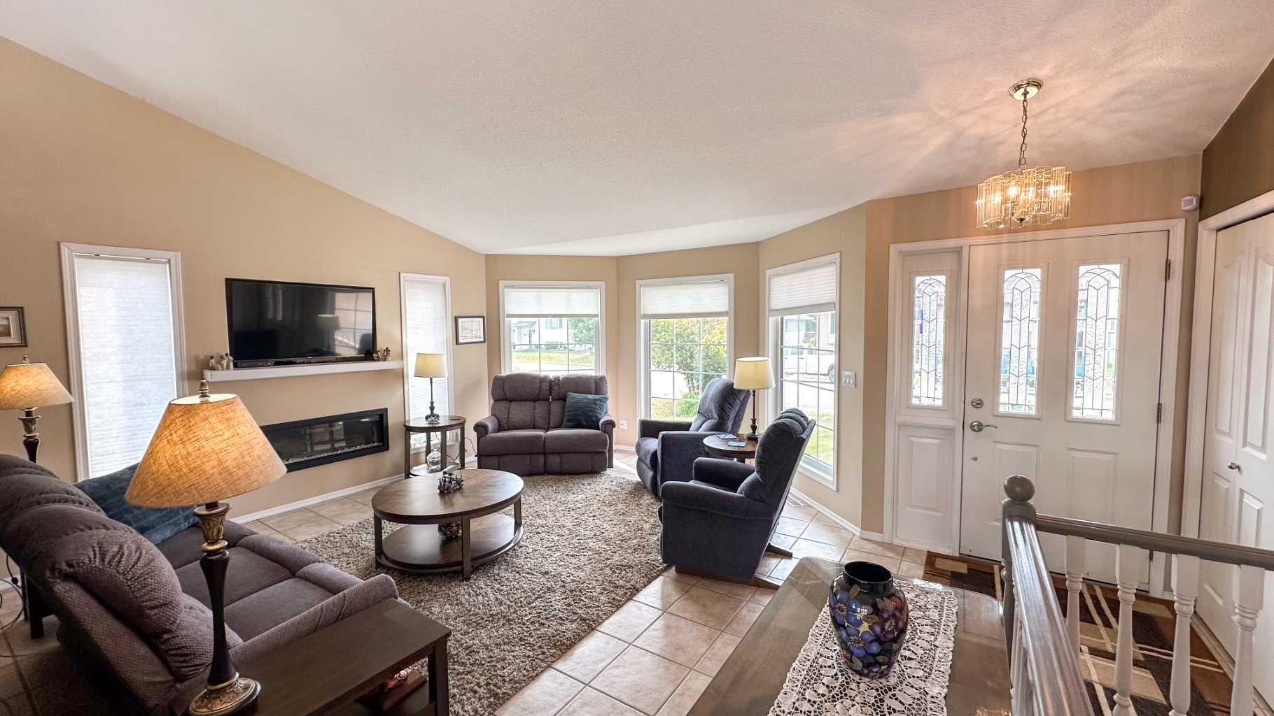 220 10 Avenue NE