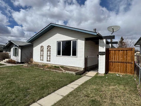 Photo of 404 Acacia Drive SE, Airdrie, AB T4B 1G1 (MLS # A2304836)
