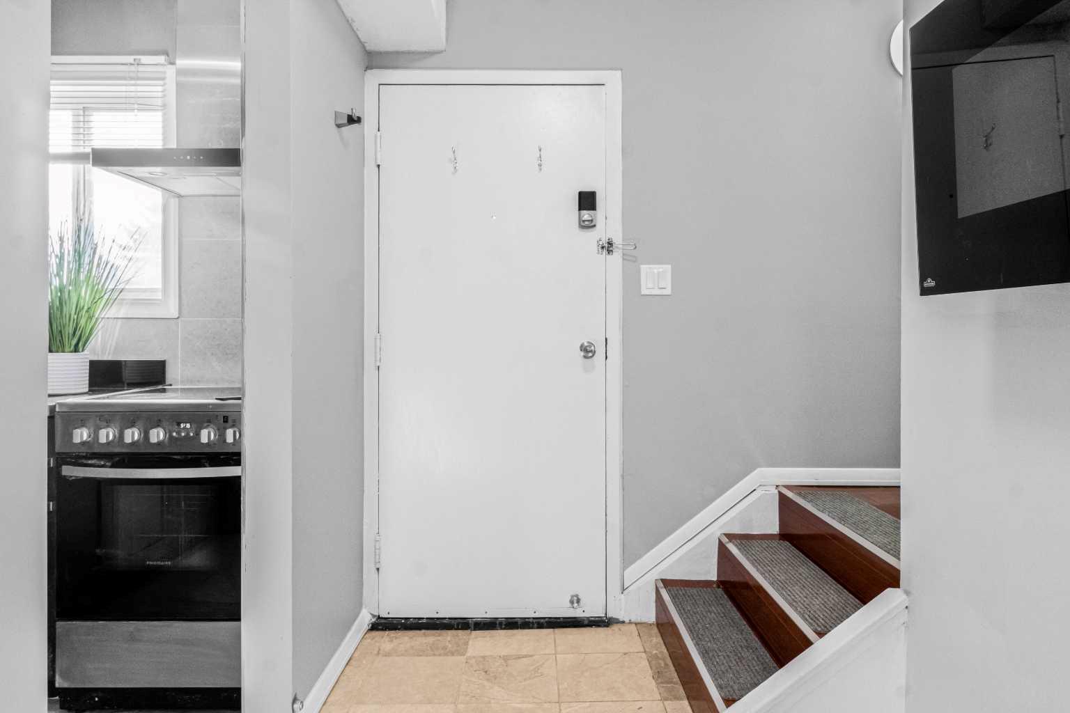 3726 Centre Street NE 8