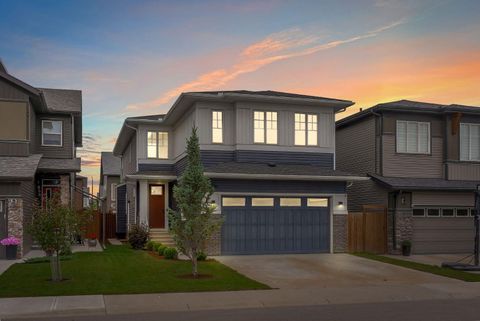 Photo of 45 Carringsby Landing NW, Calgary, AB T3P 1L9 (MLS # A2330056)