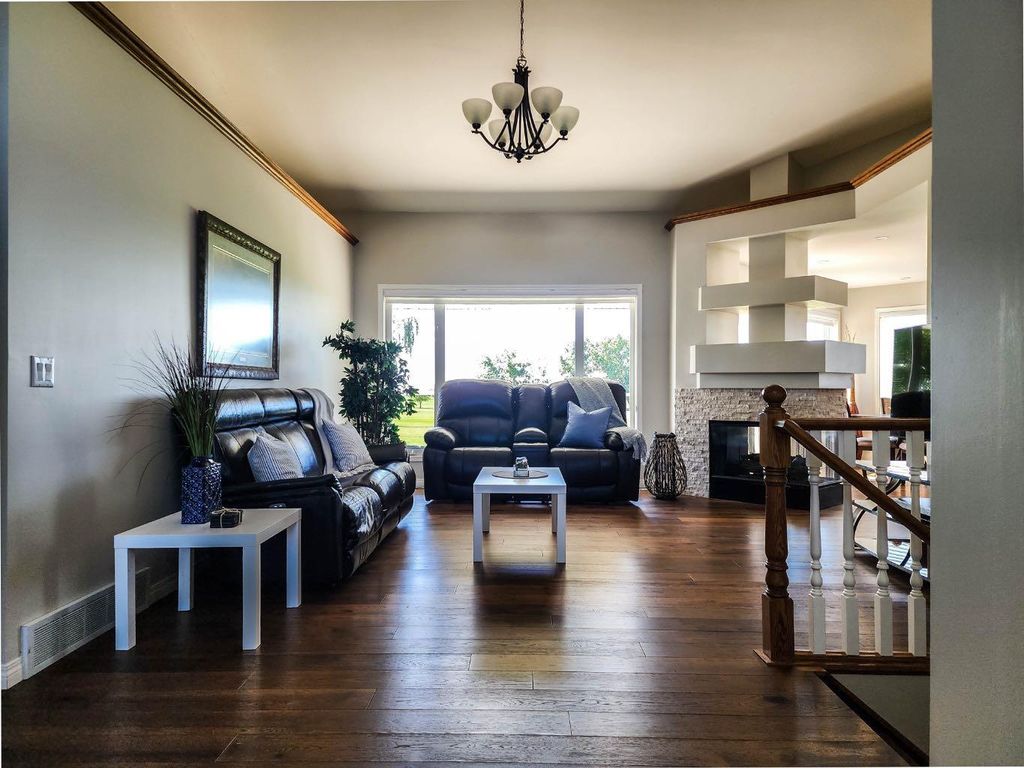 Photo of 41 Westlynn Drive W, Claresholm, AB T0L 0T0 (MLS # A2293868)