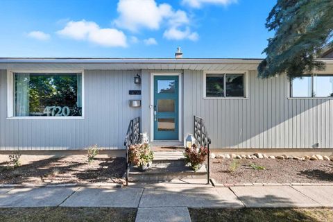 4720 Worcester Drive SW Calgary AB T3C 3L6