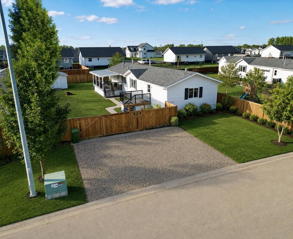Photo of 11106 98 Ave, La Crete, AB T0H 2H0 (MLS # A2310364)