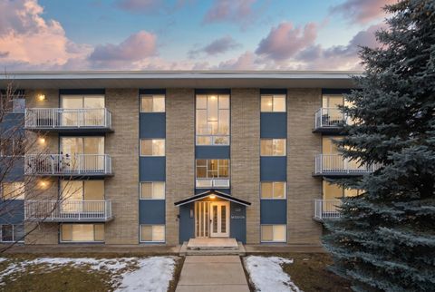 Photo of 525 22 Avenue SW #401, Calgary, AB T2S 0H5 (MLS # A2299461)