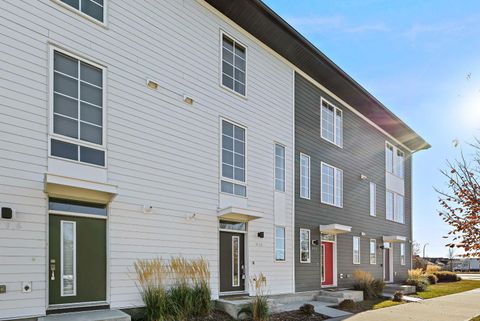 Photo of 918 Walgrove Boulevard SE, Calgary, AB T2X 4C2 (MLS # A2264157) Photo of 918 Walgrove Boulevard SE, Calgary, AB T2X 4C2 (MLS # A2264157)