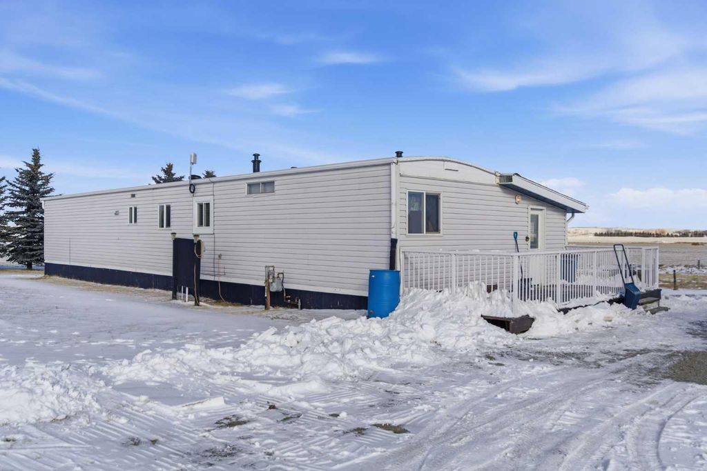 Photo of 232003 Range Road 242, Rural Wheatland County, AB T1P 0N1 (MLS # A2288408)