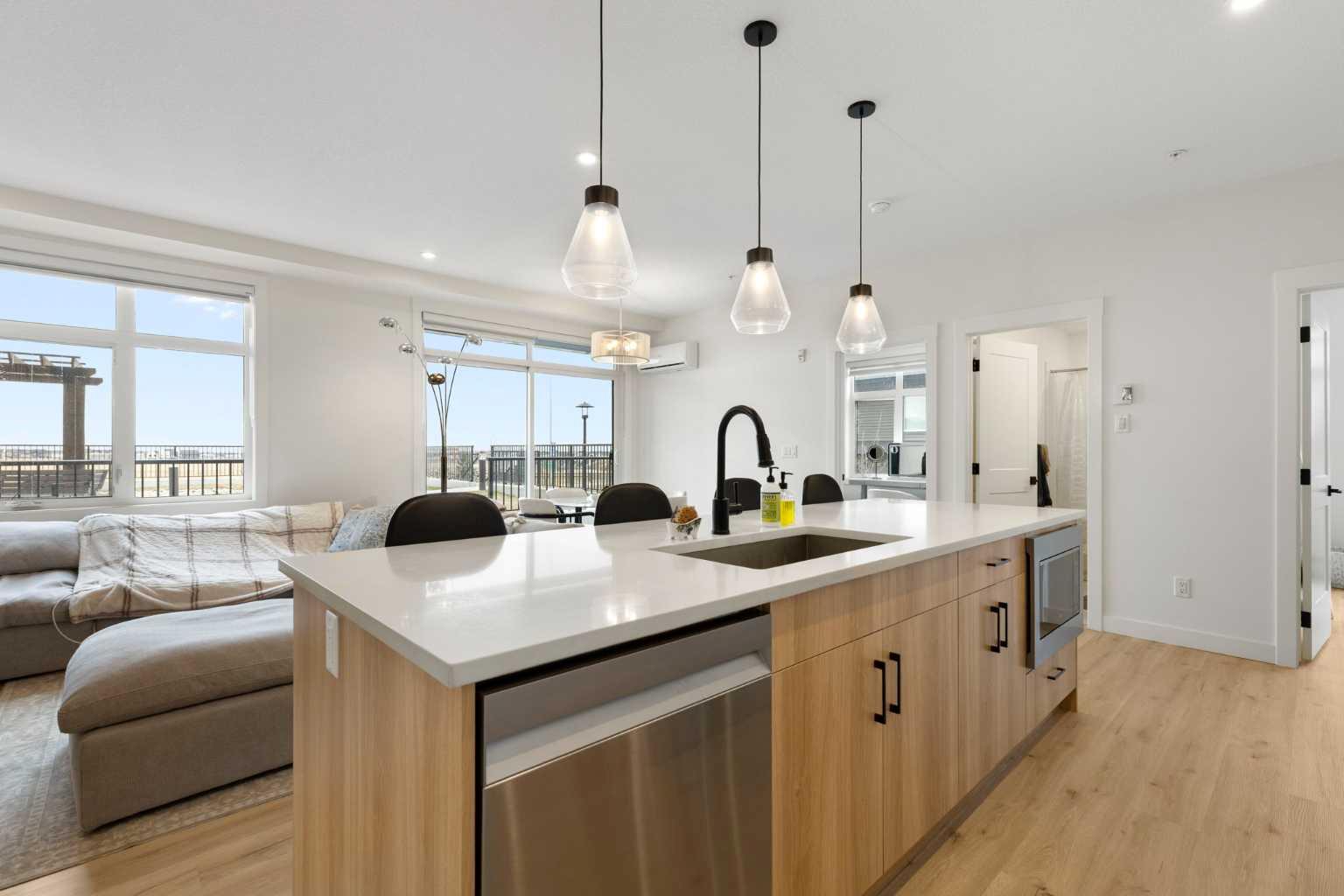 200 Seton Circle SE 6103