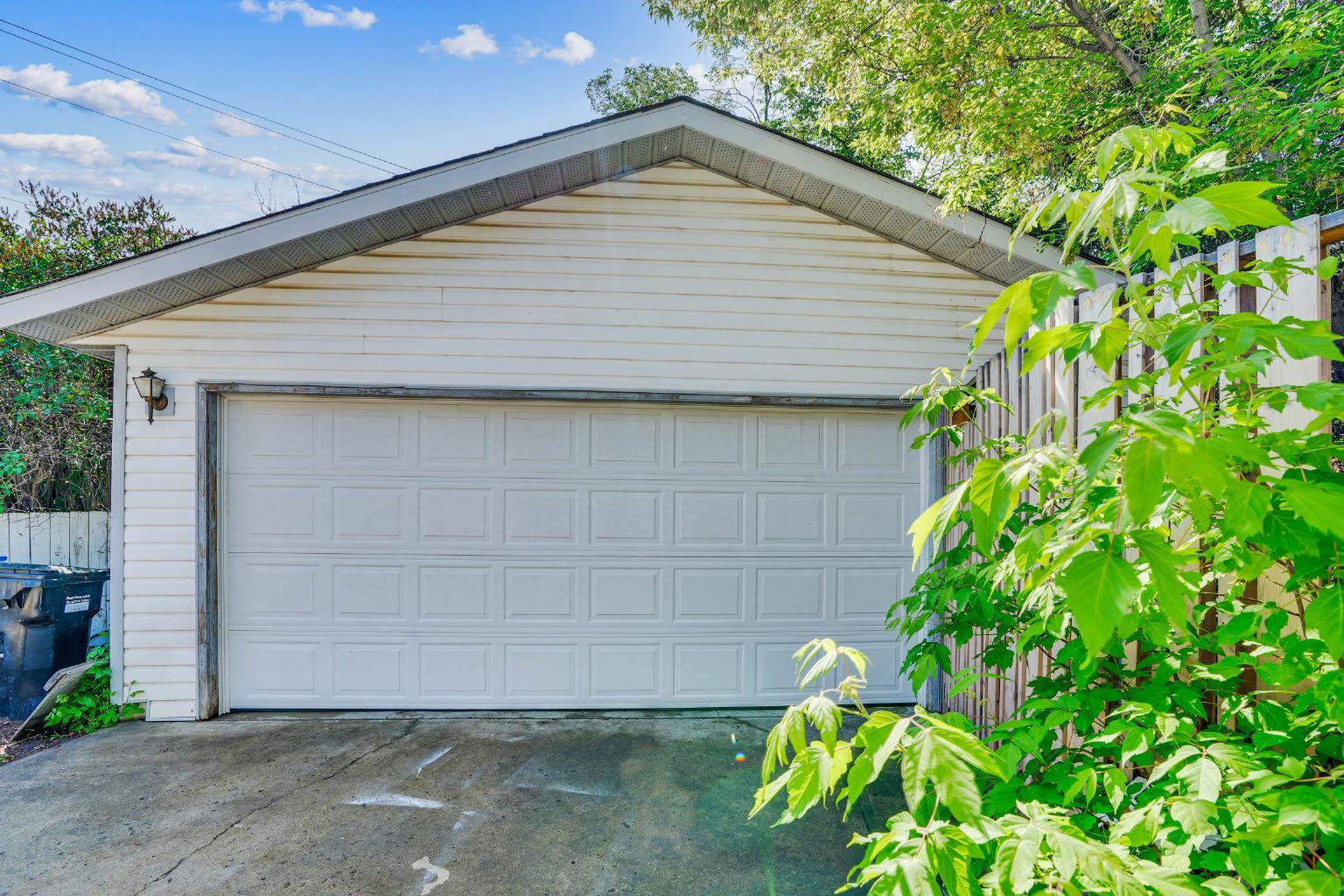 960 Lysander Drive SE
