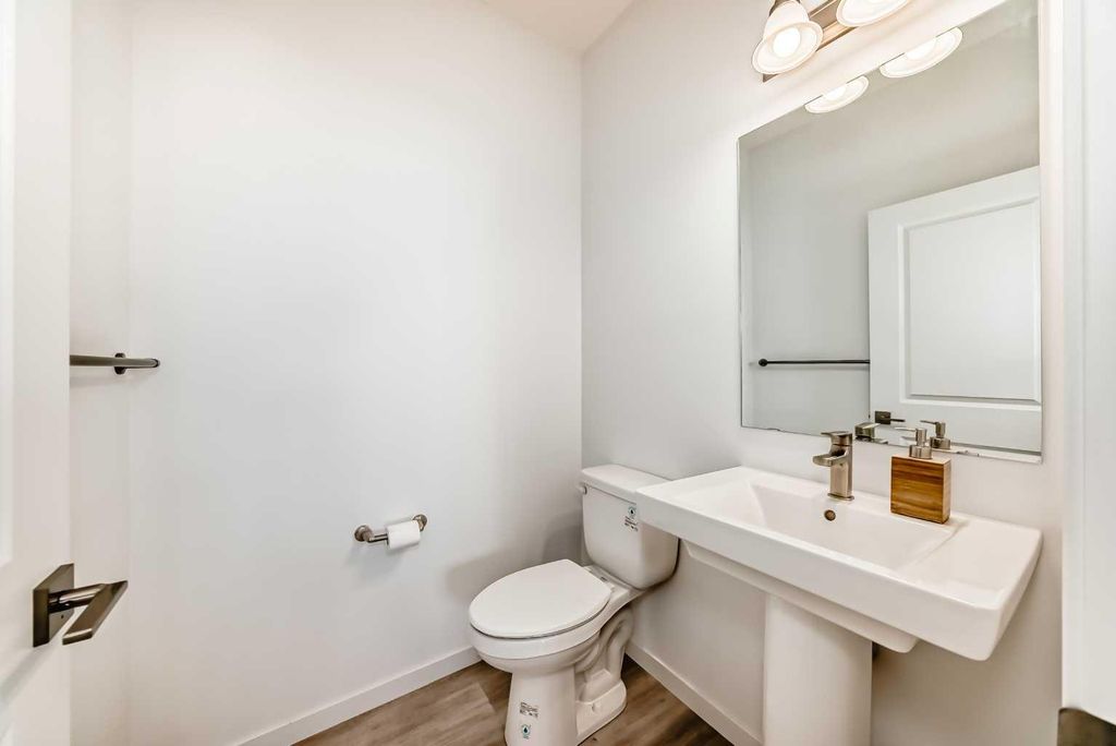 Photo of 289 Crestmont Drive SW, Calgary, AB T3B 6G9 (MLS # A2287665)