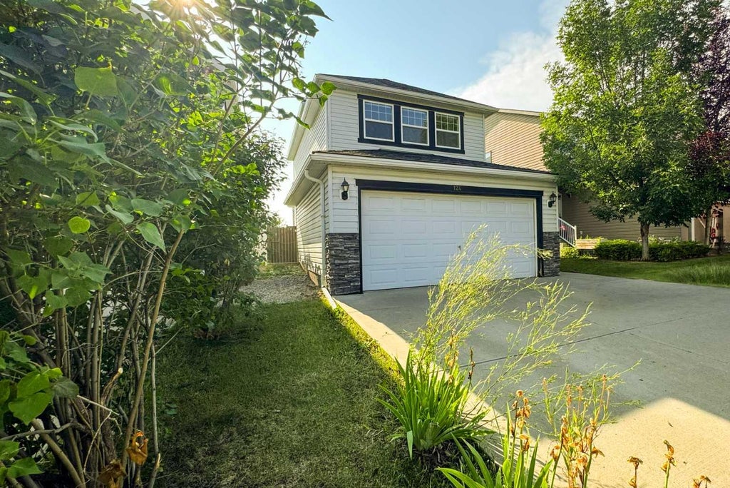 Photo of 124 Everglen Way SW, Calgary, AB T2Y 5G2 (MLS # A2338297)