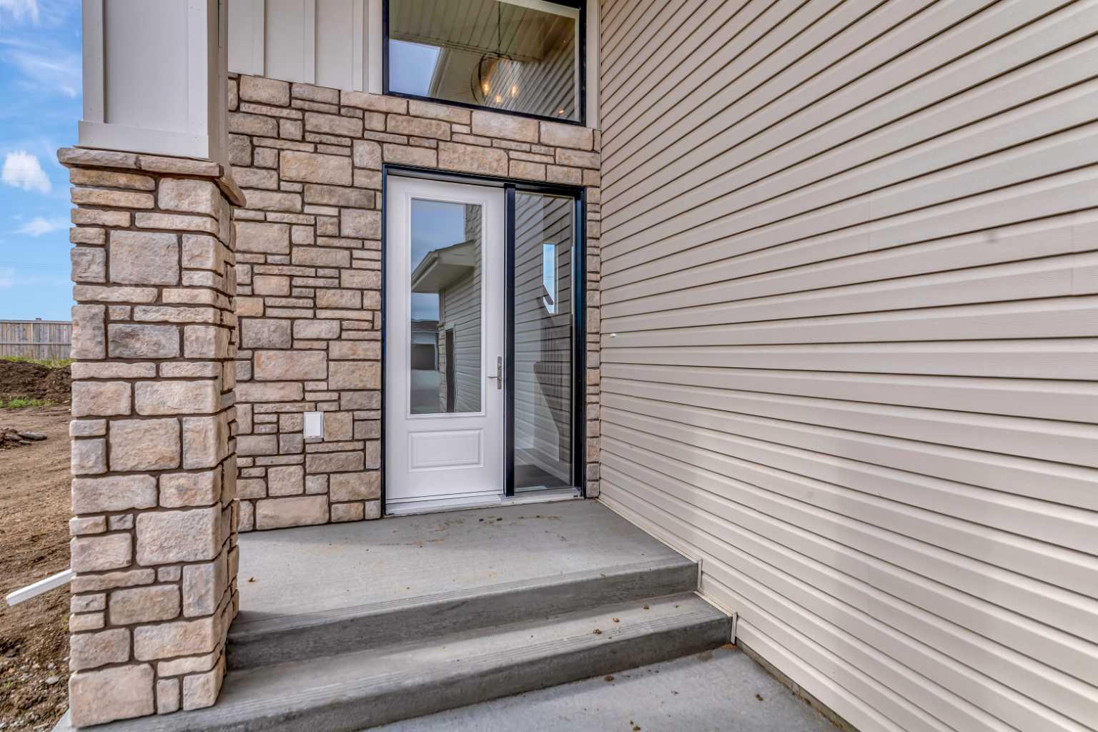 6113 13 Street Close