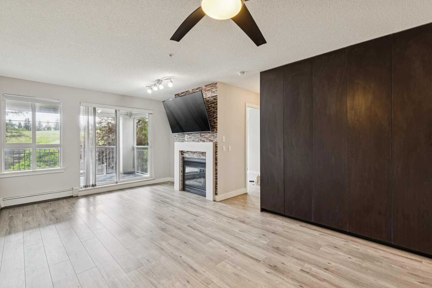35 Richard Court SW 245