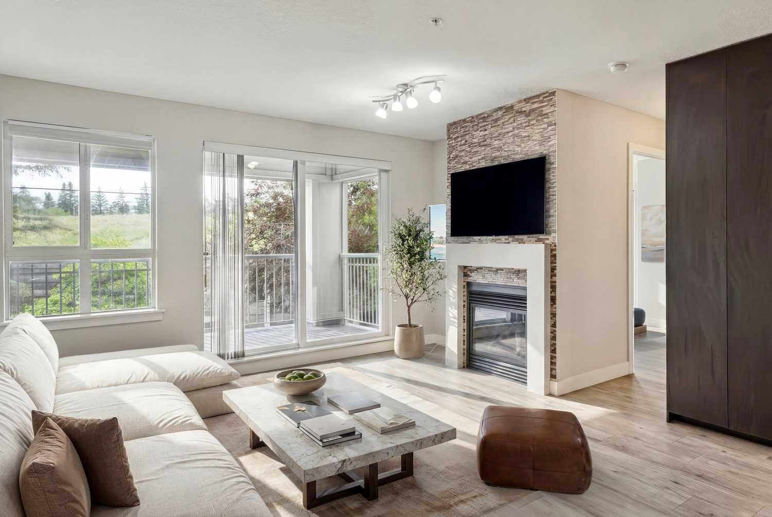 35 Richard Court SW 245