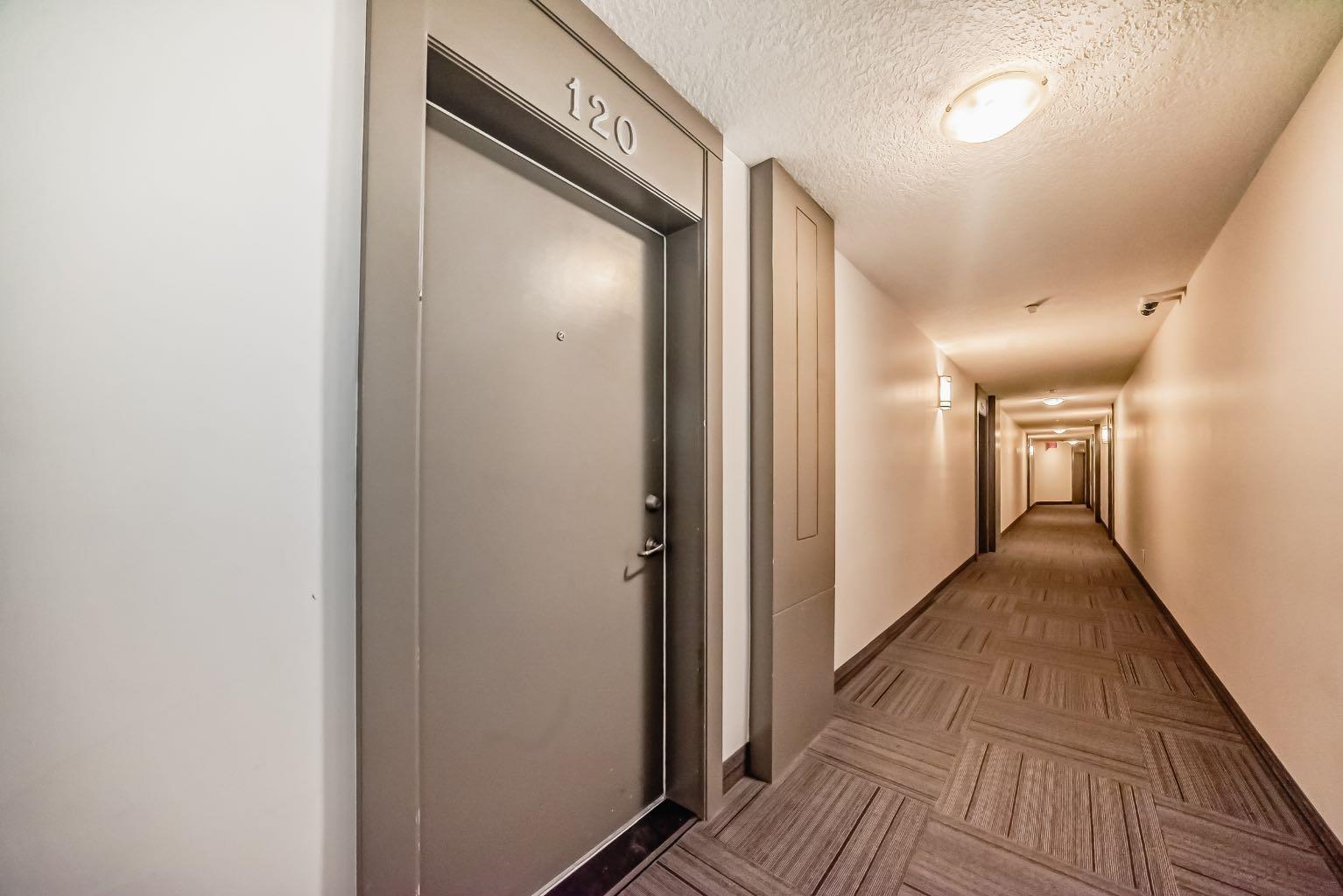 60 Royal Oak Plaza NW 120