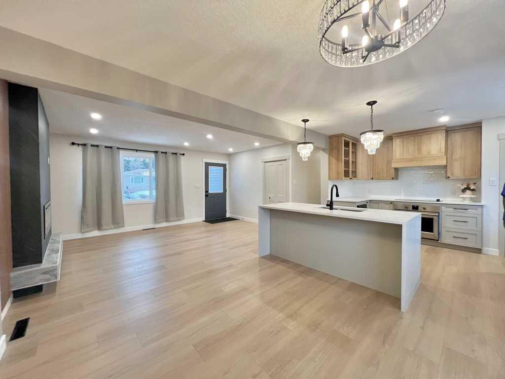 146 Springwood Drive SW