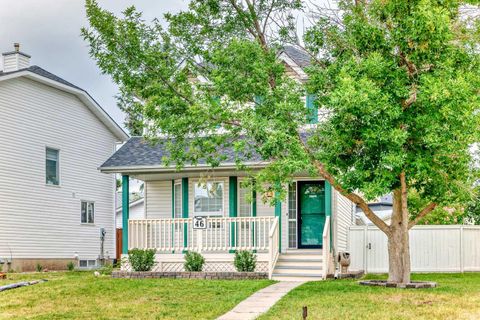 46 Coverdale Way NE Calgary AB T3K 4J9