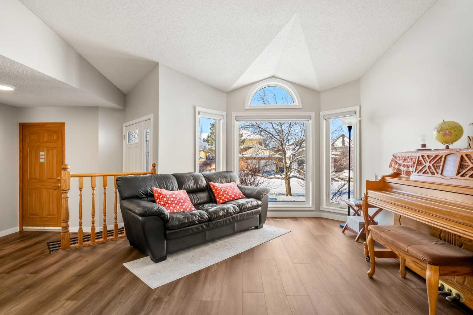 412 Hawkland Place NW