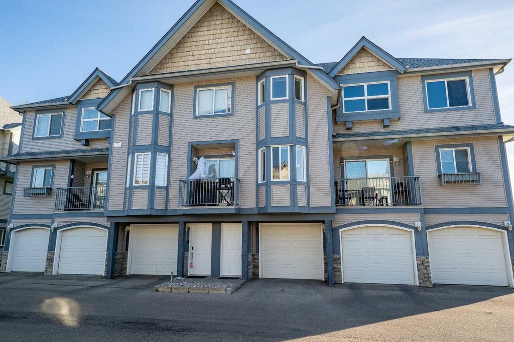 Photo of 121 Eversyde Point SW, Calgary, AB T2Y 4X7 (MLS # A2266373)