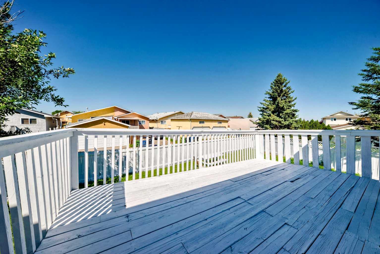 52 MARTINGLEN Place NE