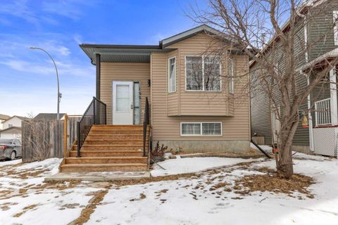 102 Martin Crossing Grove NE Calgary AB T3J 3M5