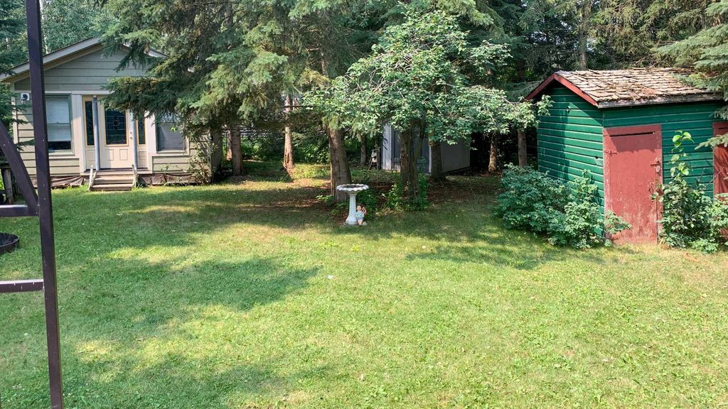 Photo of 2 Hummingbird Lane, Half Moon Bay, AB T4S 1S1 (MLS # A2300888)