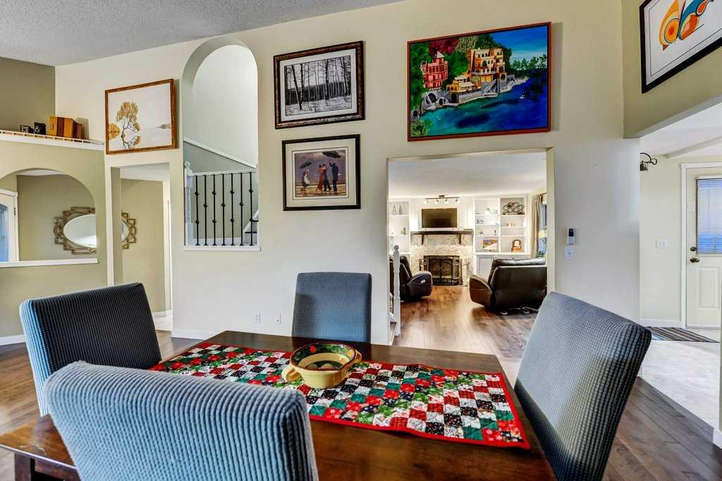 28 HAWKTREE Circle NW