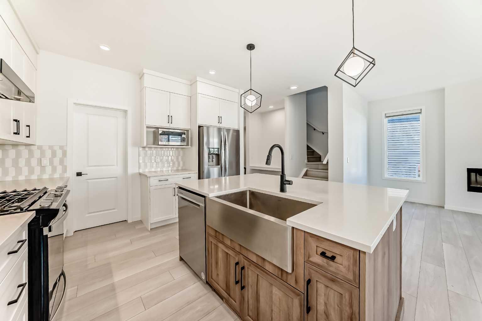 392 Carringvue Place NW