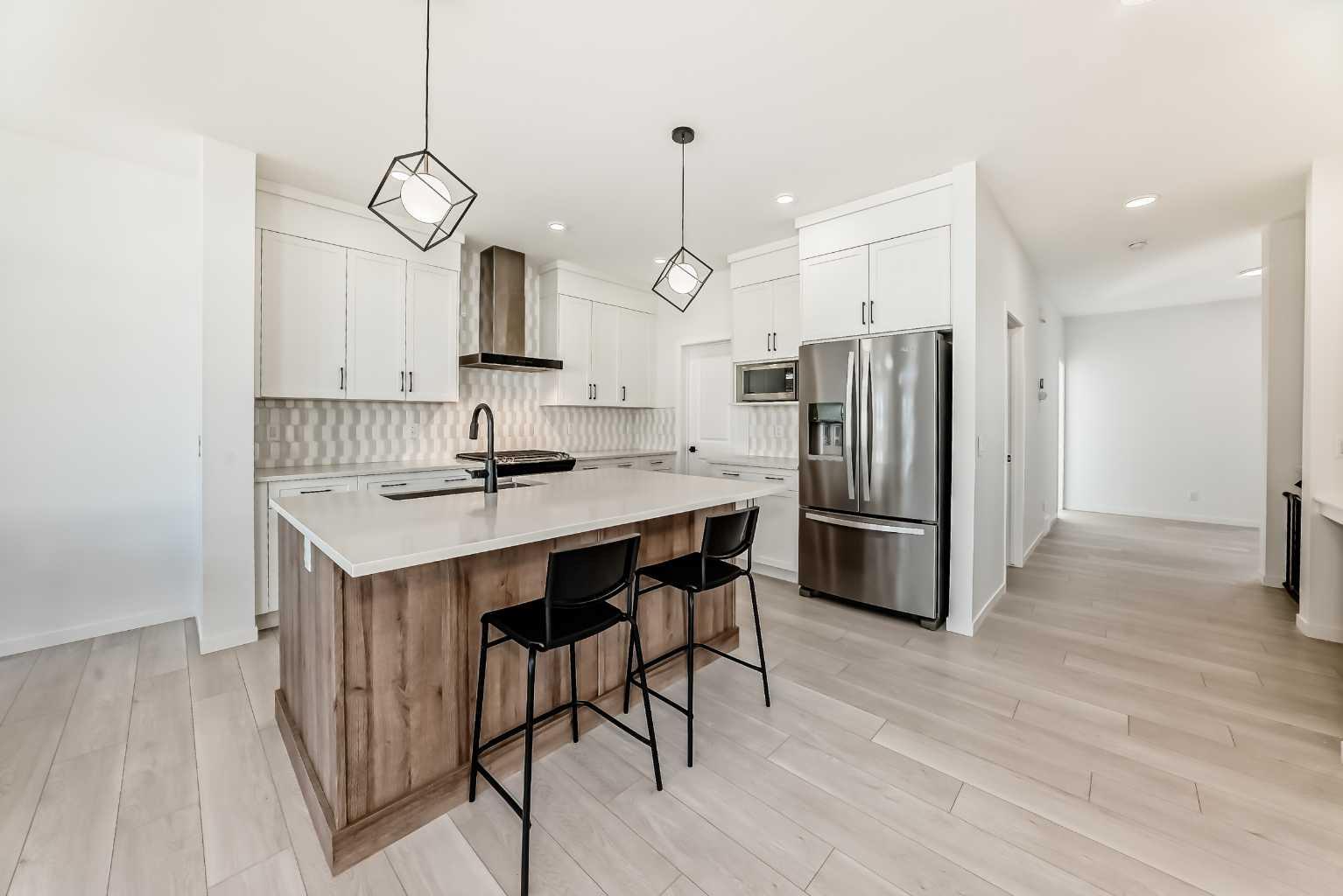 392 Carringvue Place NW