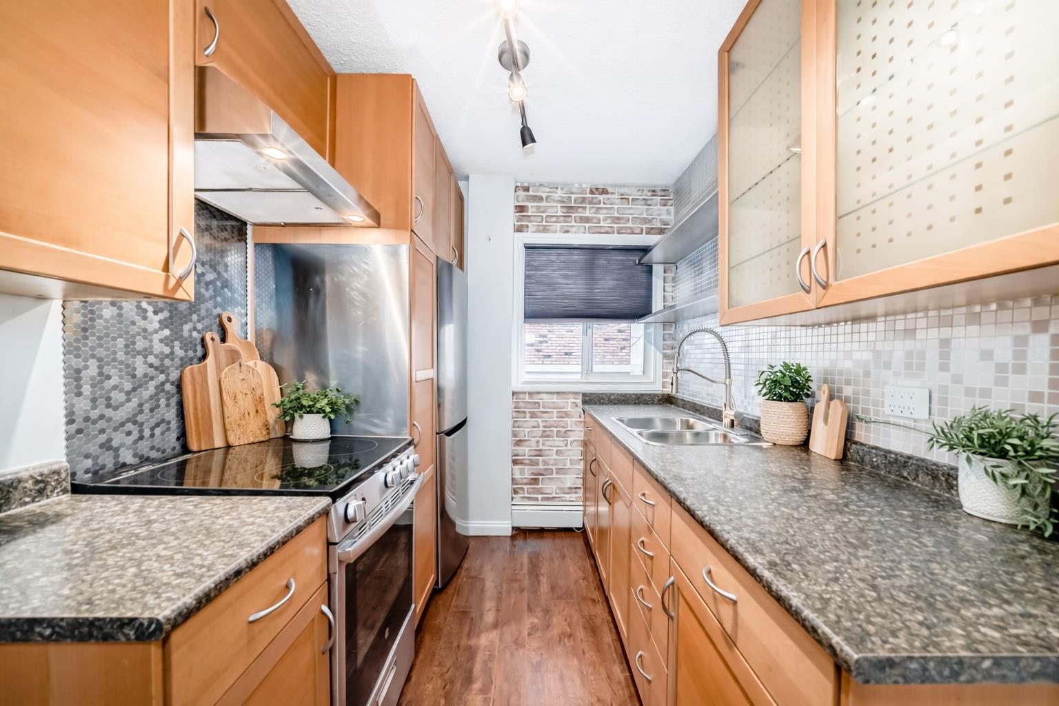 1222 13 Avenue SW 208