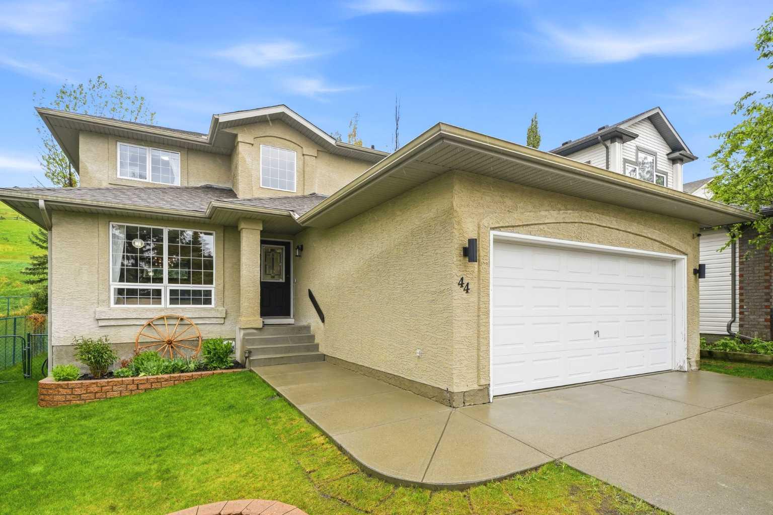 44 Gleneagles View