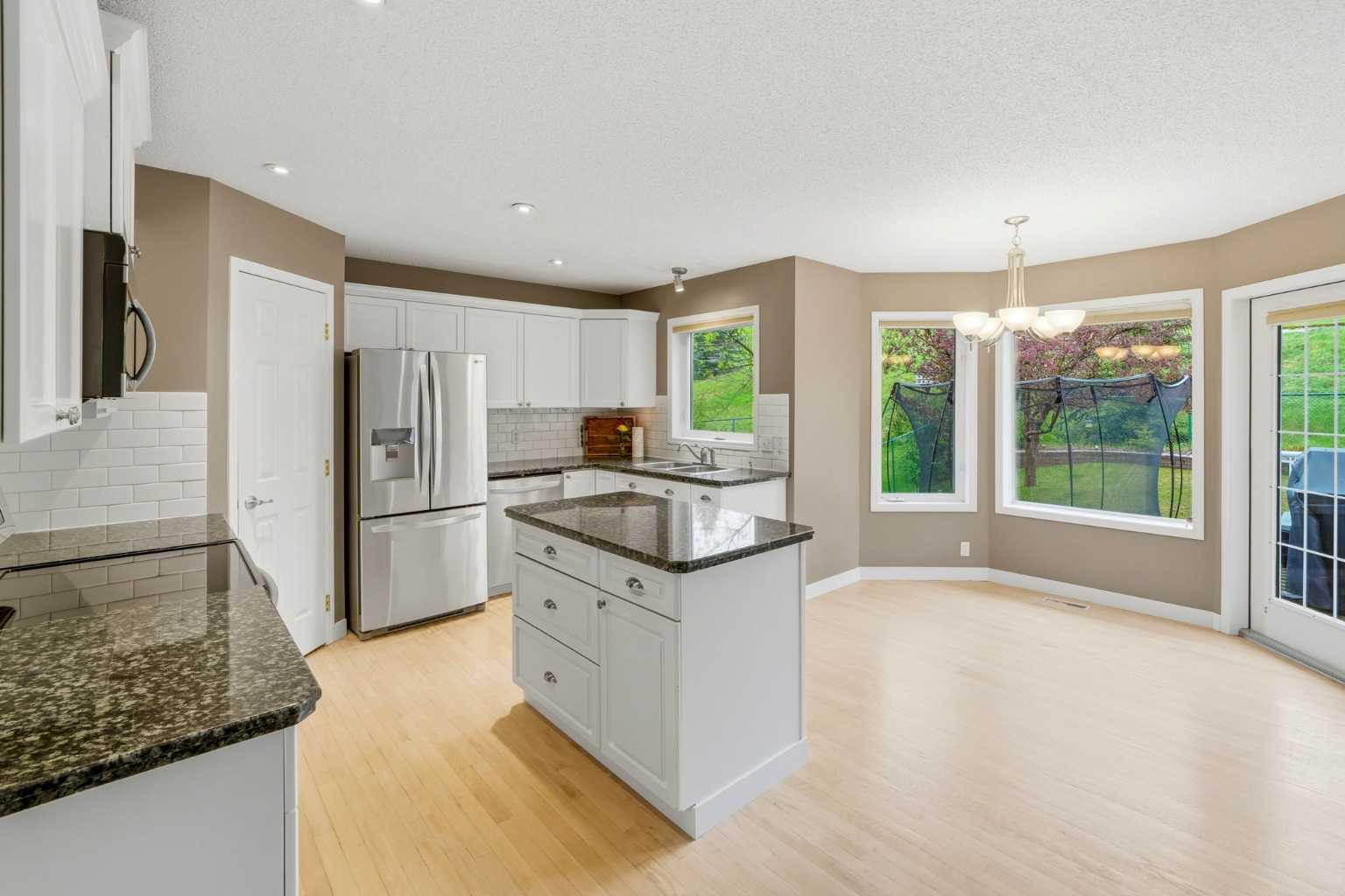 44 Gleneagles View