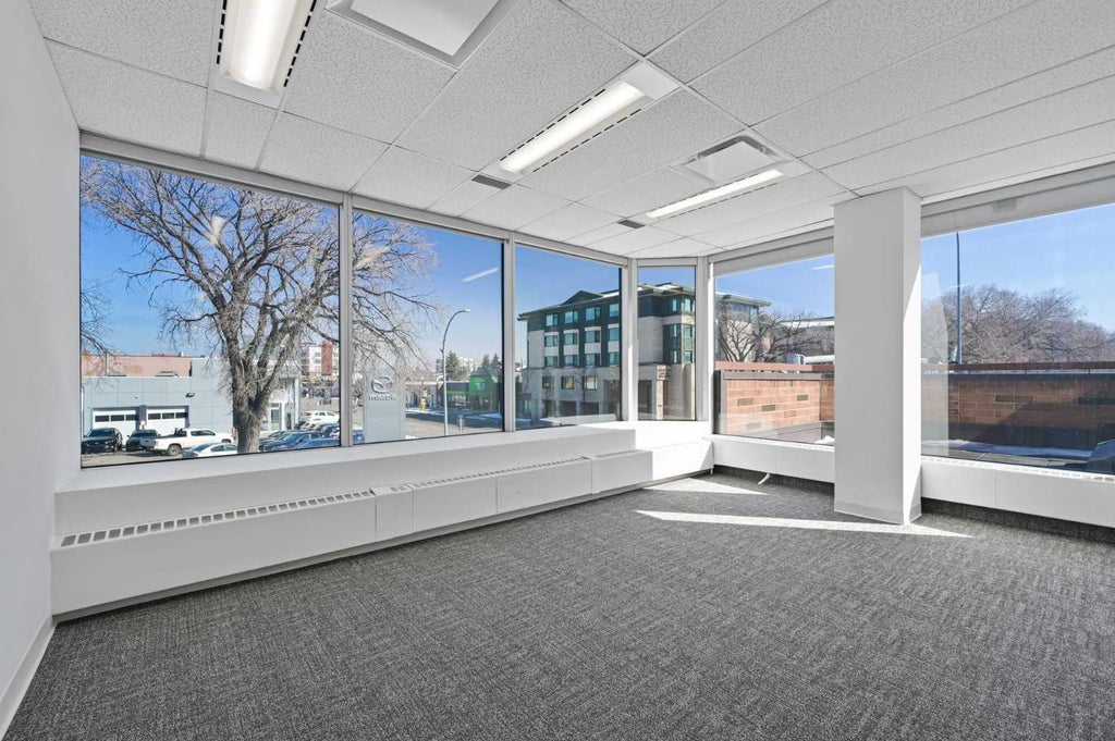 Photo of 1121 Centre Street NW #404, Calgary, AB T2E 2P7 (MLS # A2350991)